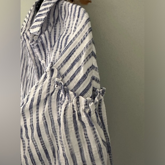 Umgee Button Up Blouse Women's Size S Blue White Striped Long Balloon Sleeves - Picture 7 of 16